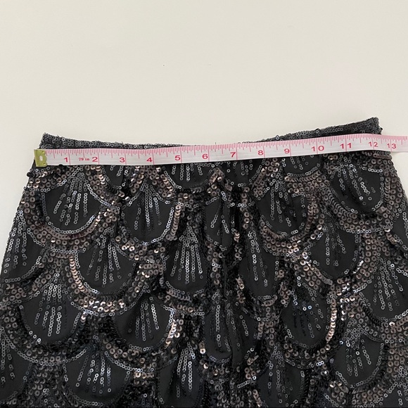 Tobi Black Sequin Scalloped Mini Skirt - Picture 7 of 11